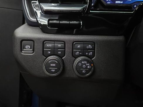 Used 2025 Chevrolet Silverado 2500 High Country w/ High Country Premium Package AWD/4WD image 38
