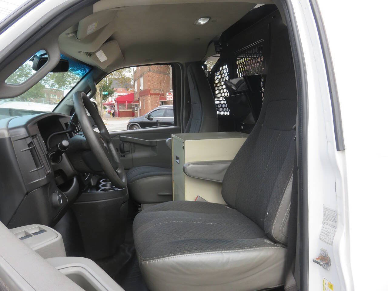 Used 2019 GMC Savana 2500 w/ Driver Convenience Package RWD image 15