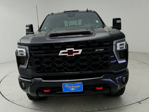 Used 2025 Chevrolet Silverado 2500 ZR2 w/ Technology Package AWD/4WD image 2
