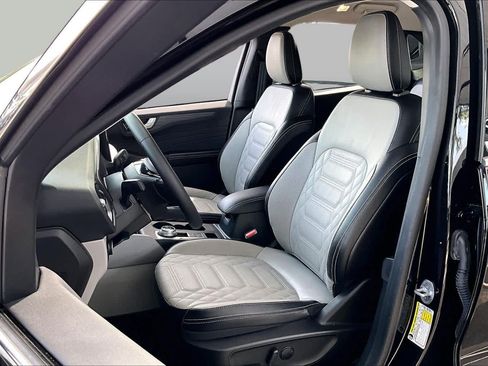 Used 2023 Ford Escape Platinum w/ Premium Technology Package AWD/4WD image 8
