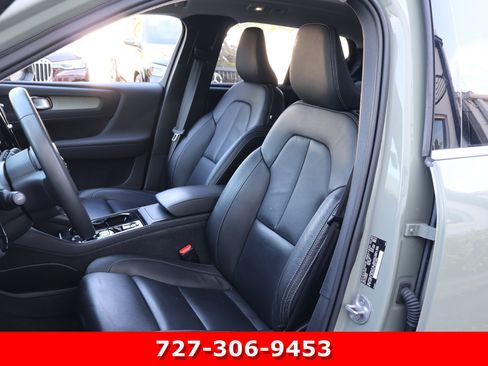 Used 2024 Volvo XC40 B5 Plus AWD/4WD image 2
