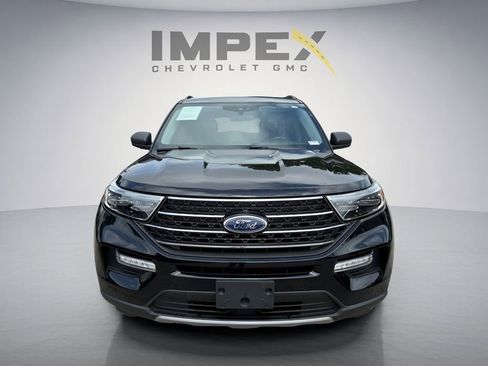 Used 2021 Ford Explorer XLT w/ Equipment Group 202A AWD/4WD image 8