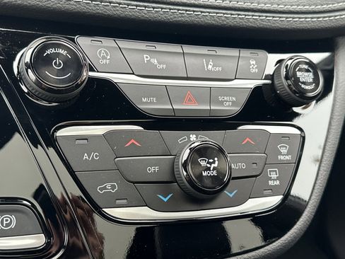 New 2026 Chrysler Pacifica Select image 21