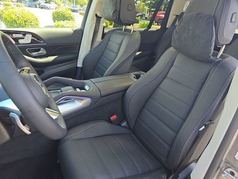 New 2026 Mercedes-Benz GLS 450 4MATIC image 17
