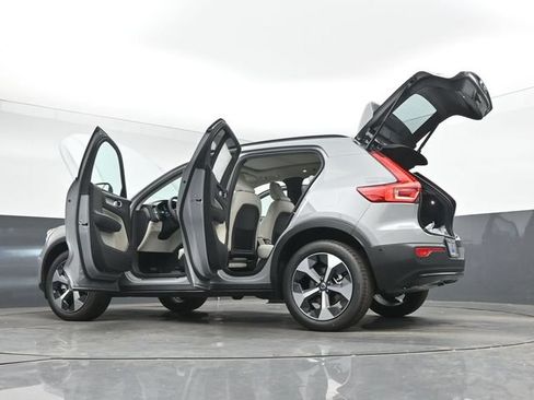 New 2026 Volvo XC40 B5 Plus w/ Protection Package Premier AWD/4WD image 55