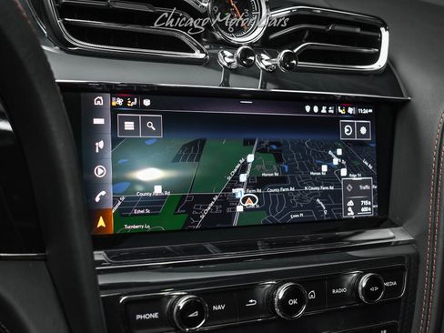 Used 2021 Bentley Bentayga AWD/4WD image 16