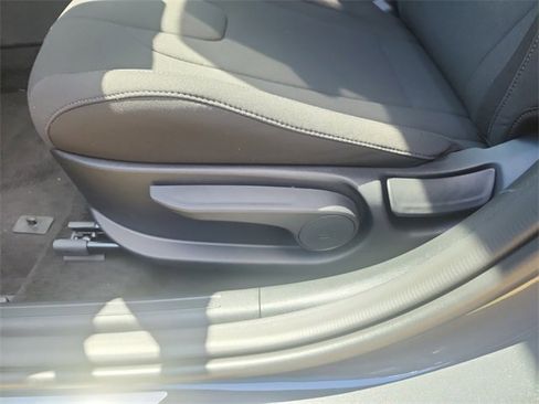 New 2025 Hyundai Elantra Blue image 17