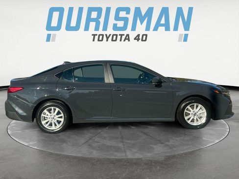 Used 2025 Toyota Camry LE image 7