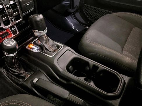 Used 2021 Jeep Gladiator Mojave image 16