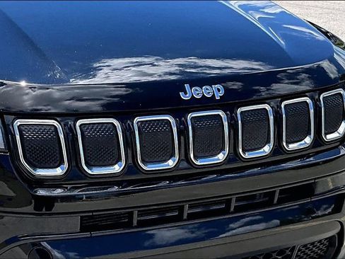 Used 2022 Jeep Compass Limited AWD/4WD image 29