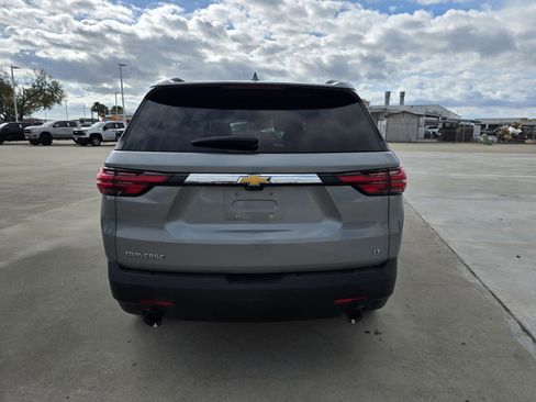 Used 2023 Chevrolet Traverse LT image 4