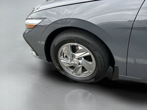 New 2026 Hyundai Elantra SEL Sport Premium FWD image 15