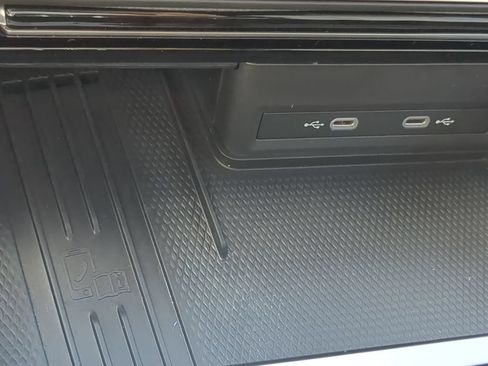 Used 2025 Volkswagen Atlas Cross Sport SEL AWD/4WD image 25