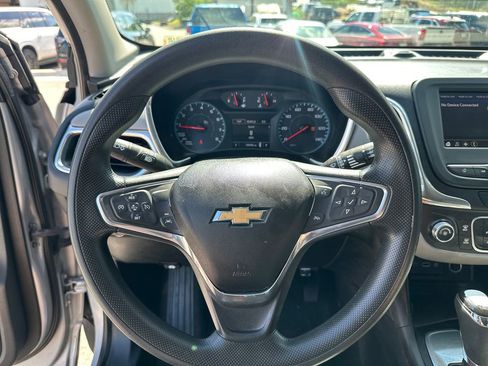 Used 2020 Chevrolet Equinox LS w/ LS Convenience Package FWD image 20
