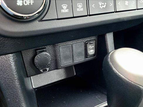 Used 2016 Toyota Corolla S image 26