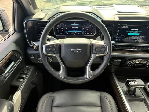 Used 2025 Chevrolet Silverado 1500 LT Trail Boss w/ Convenience Package II image 16