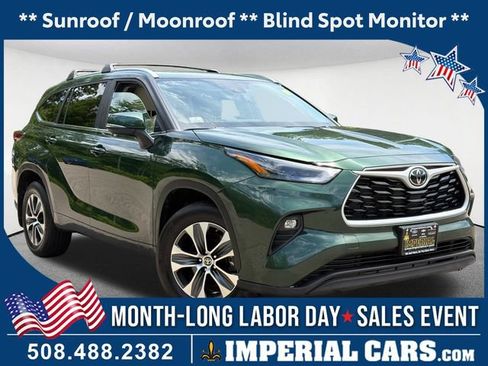 Used 2023 Toyota Highlander XLE AWD/4WD image 1