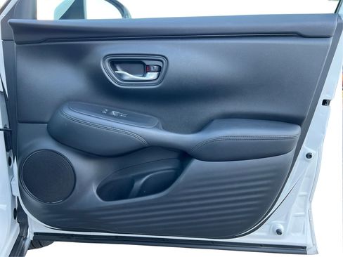 Used 2024 Honda HR-V LX image 23