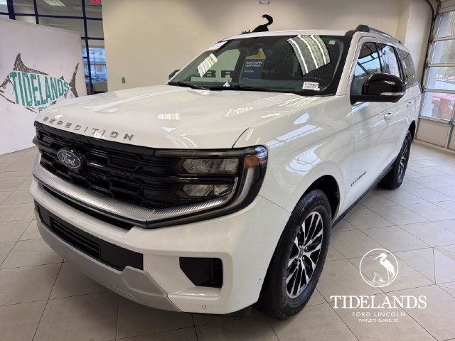 Certified 2025 Ford Expedition Platinum AWD/4WD image 4