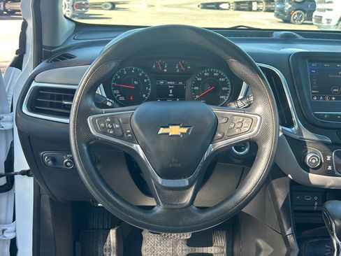 Used 2022 Chevrolet Equinox LS w/ LPO, Floor Liner Package FWD image 9