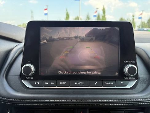 Used 2021 Nissan Rogue S FWD image 24