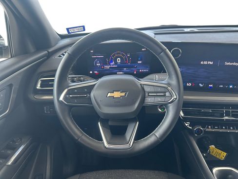 Used 2024 Chevrolet Traverse LS FWD image 13