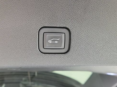 Certified 2024 Cadillac XT6 Luxury w/ LPO, Floor Liner Package FWD image 9