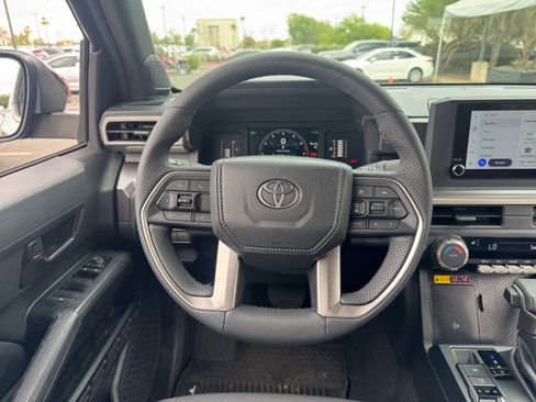 Certified 2025 Toyota Tacoma SR5 AWD/4WD image 9