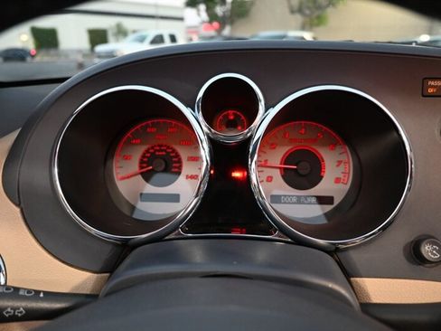 Used 2006 Pontiac Solstice Convertible w/ Premium Package image 30