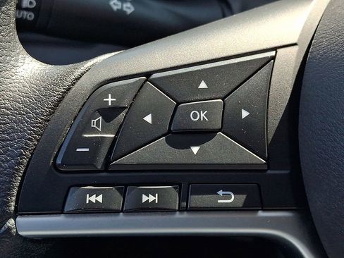 Used 2024 Nissan Altima 2.5 SV image 23