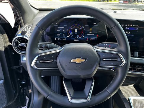 Used 2025 Chevrolet Equinox LT w/ Convenience Package II AWD/4WD image 17