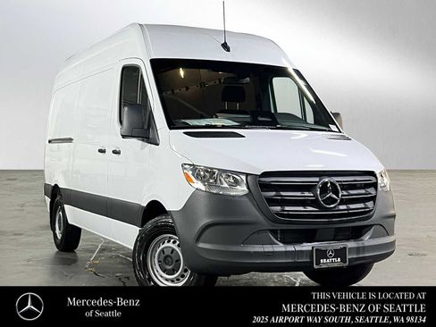Used 2025 Mercedes-Benz Sprinter 2500 image 1
