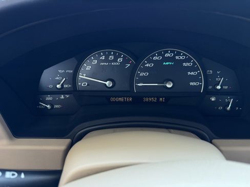 Used 2009 Cadillac XLR RWD image 30