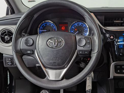 Used 2019 Toyota Corolla LE image 24