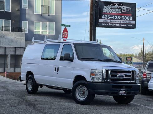 Used 2010 Ford E-150 and Econoline 150 image 2