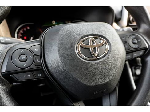 Used 2025 Toyota RAV4 XLE AWD/4WD image 29