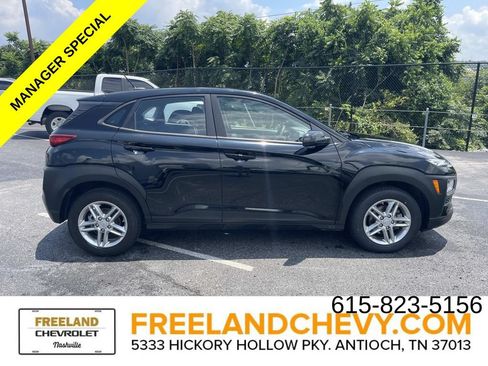 Used 2021 Hyundai Kona SE FWD image 2