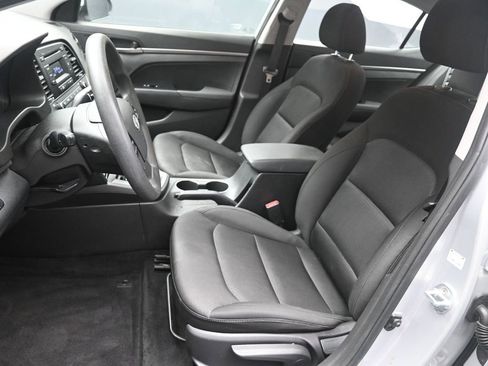 Used 2018 Hyundai Elantra SE w/ Cargo Package image 17
