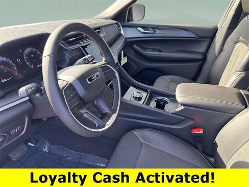 New 2025 Jeep Grand Cherokee Laredo image 21