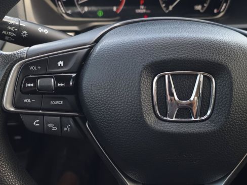 Used 2018 Honda Accord LX image 28