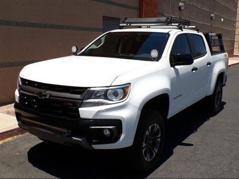 Used 2021 Chevrolet Colorado Z71 w/ Safety Package AWD/4WD image 3