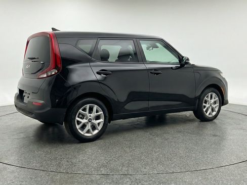 Used 2025 Kia Soul FWD image 9