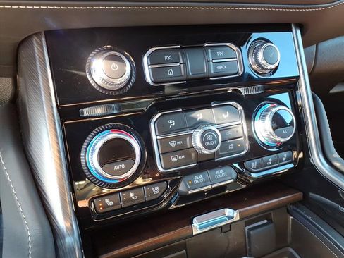 Used 2024 GMC Yukon Denali Ultimate image 26