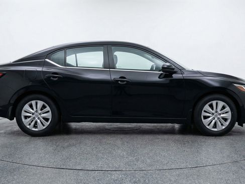 Used 2025 Nissan Sentra S FWD image 11