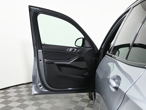 New 2026 BMW X5 xDrive40i w/ M Sport Package AWD/4WD image 28