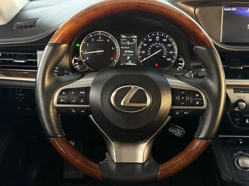 Used 2017 Lexus ES 350 image 12