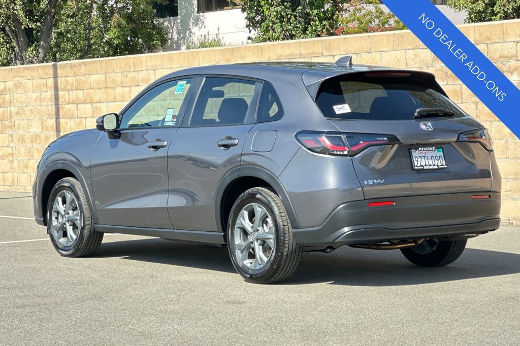 Certified 2027 Honda HR-V LX image 6