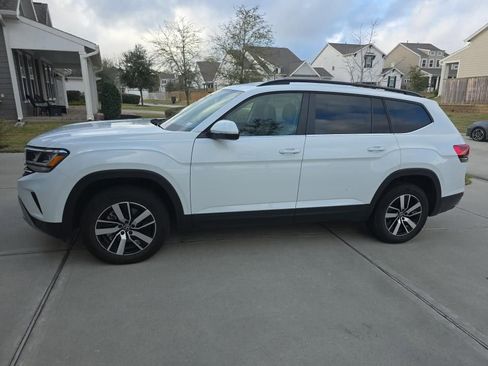 Used 2022 Volkswagen Atlas SE image 1