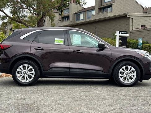 Certified 2023 Ford Escape Active w/ Cold Weather Package FWD image 3