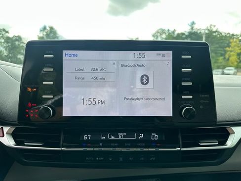 Used 2024 Toyota Sienna LE w/ LE Plus Package AWD/4WD image 35